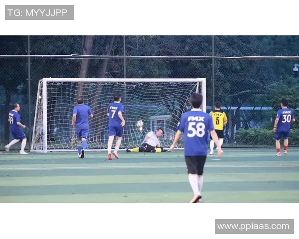 足球巨星独门射门绝技盘点精彩瞬间全面揭秘